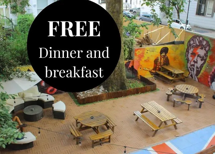 Saint James Backpackers Londra